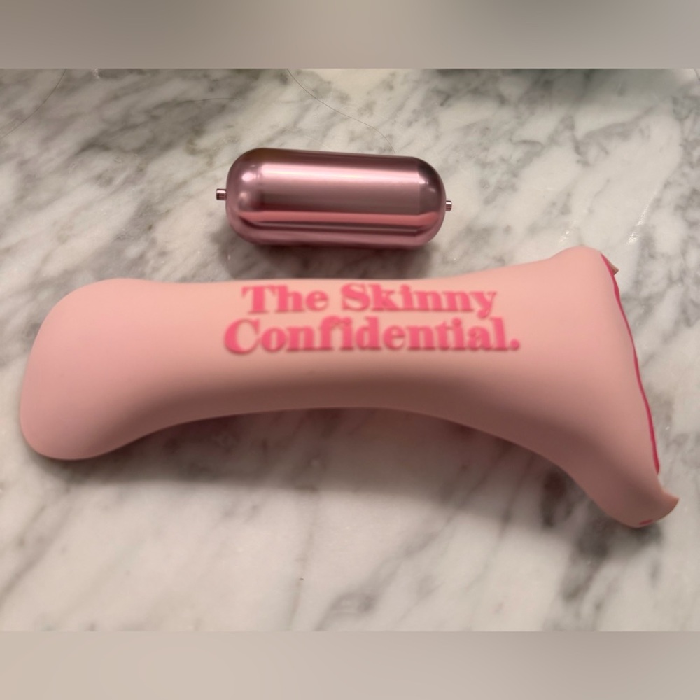 The Skinny Confidential - Hot Mess Ice Roller - Picture 6 of 11